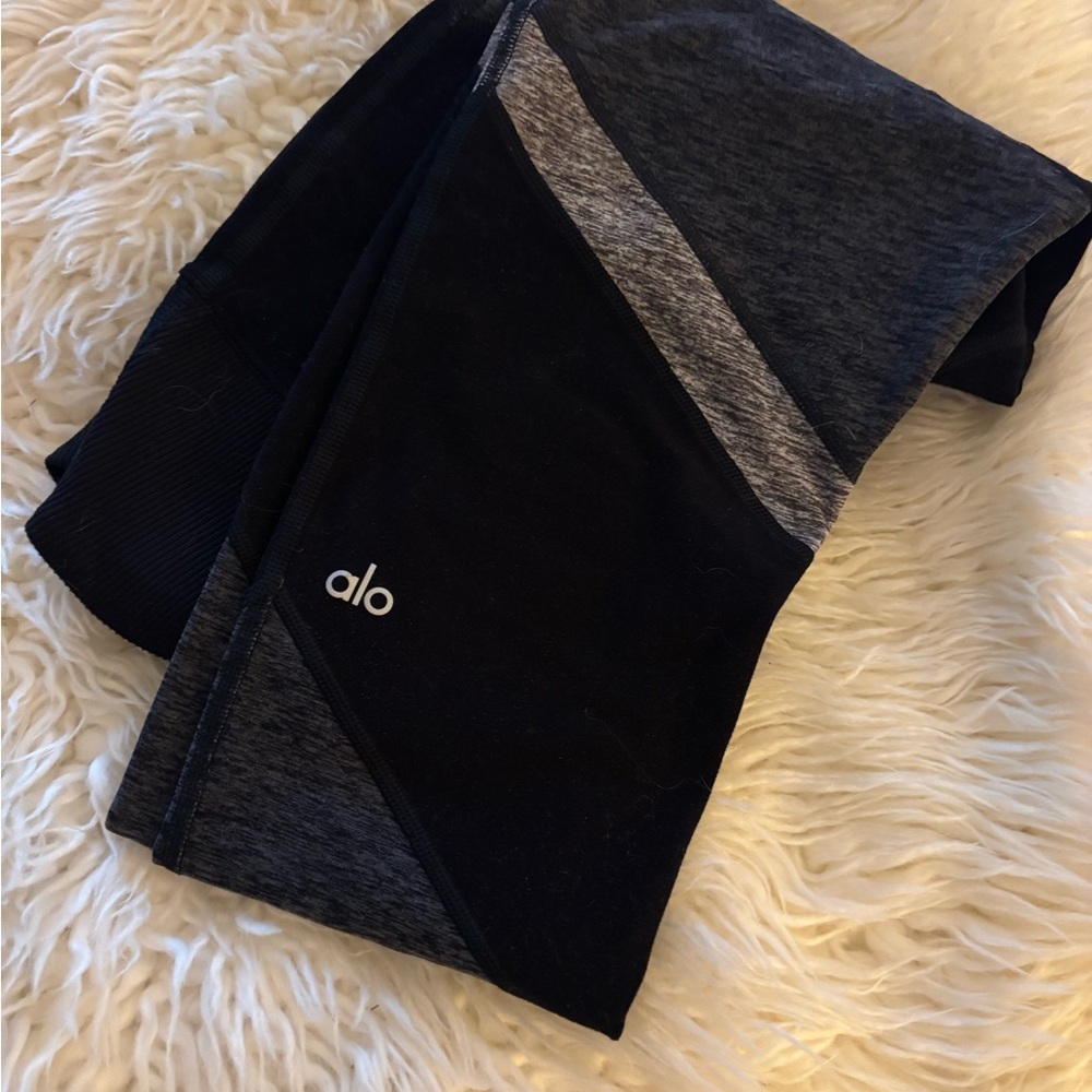 ALO Yoga Black and Gray Leggings